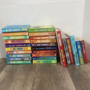 Janet Evanovich Book Lot /26 Stephanie Plum  #1-13, 15-22, 25-26, 29 + 2 Extra